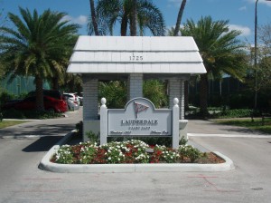 Lauderdale Yacht Club Entrance