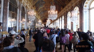 Hall of Mirrors with crowds