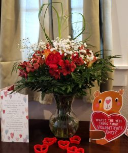 Valentine vase of flowers and two cards
