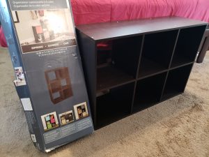 Box and 6-cubed dark brown storage unit