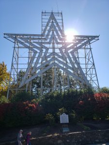 A large metal star on top of Mill Mountain in Roanoke Virginia